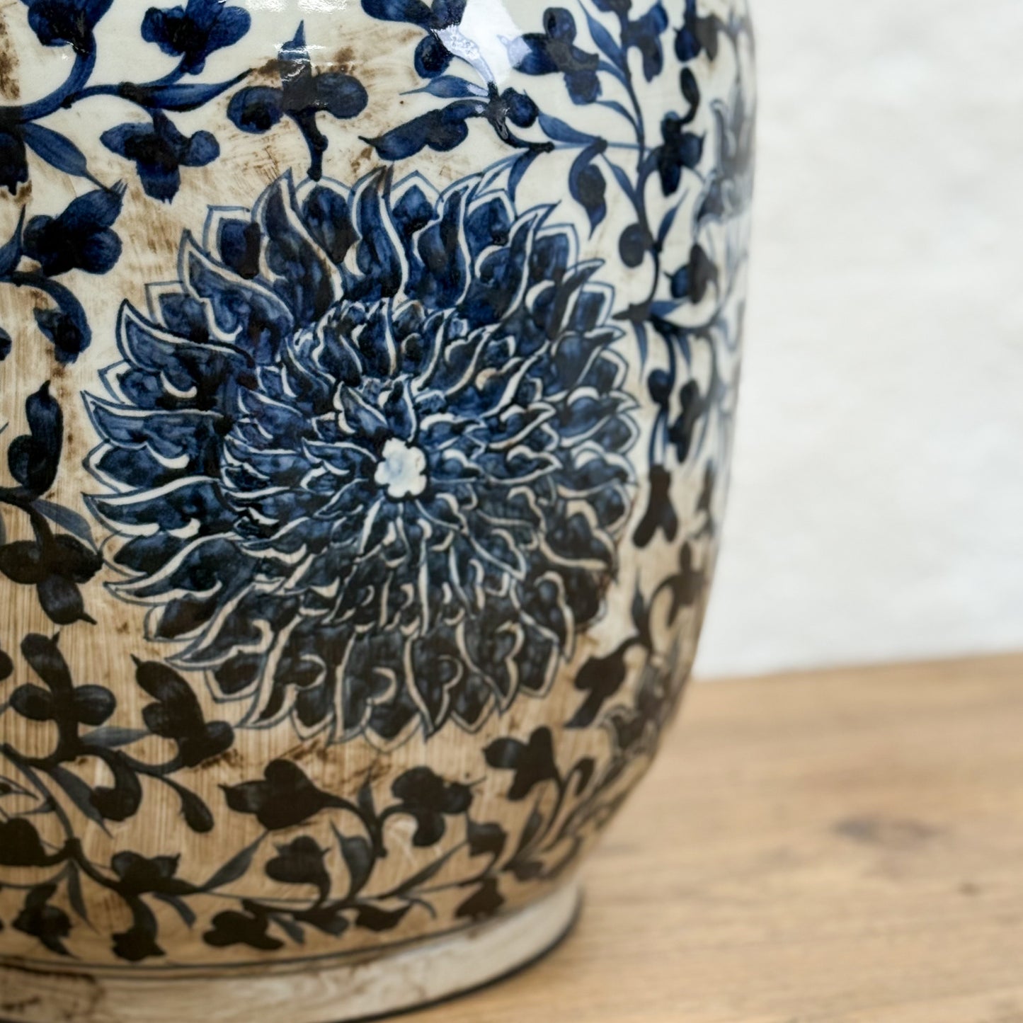 Large Chrysanthemum Porcelain Jar
