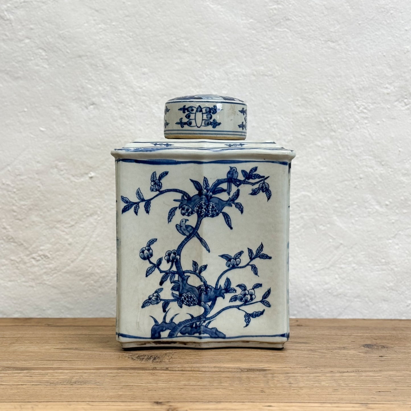 Bird Porcelain Cong Container I