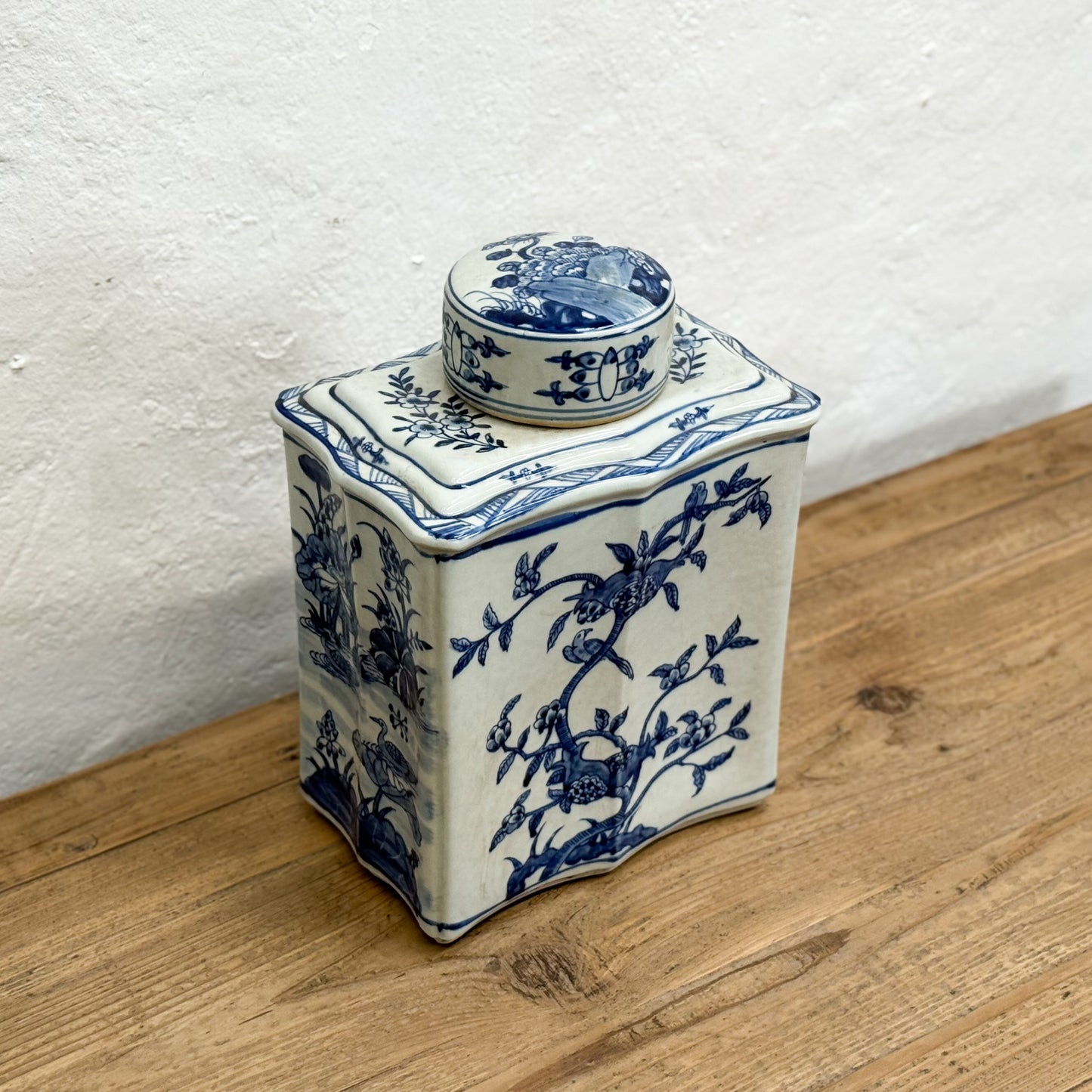 Bird Porcelain Cong Container I