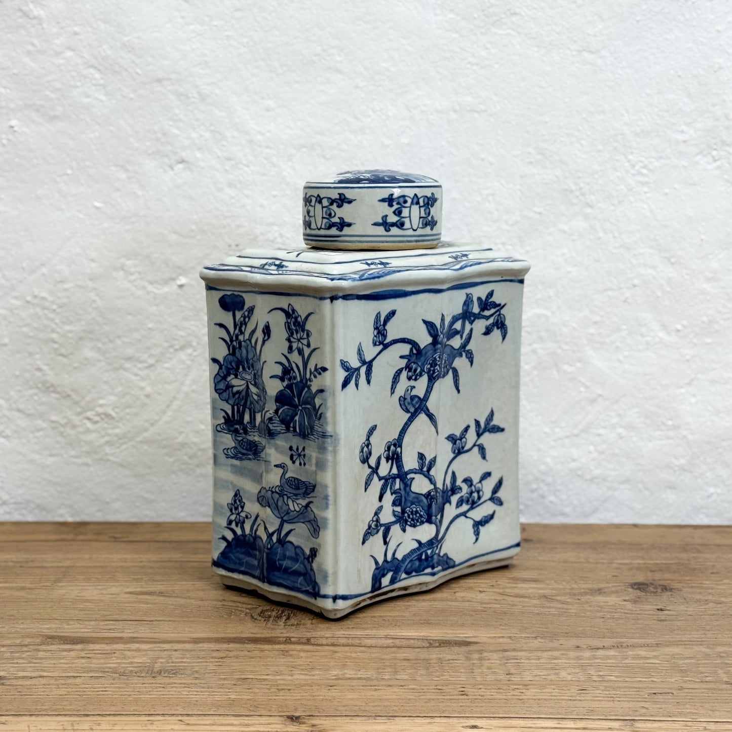 Bird Porcelain Cong Container I