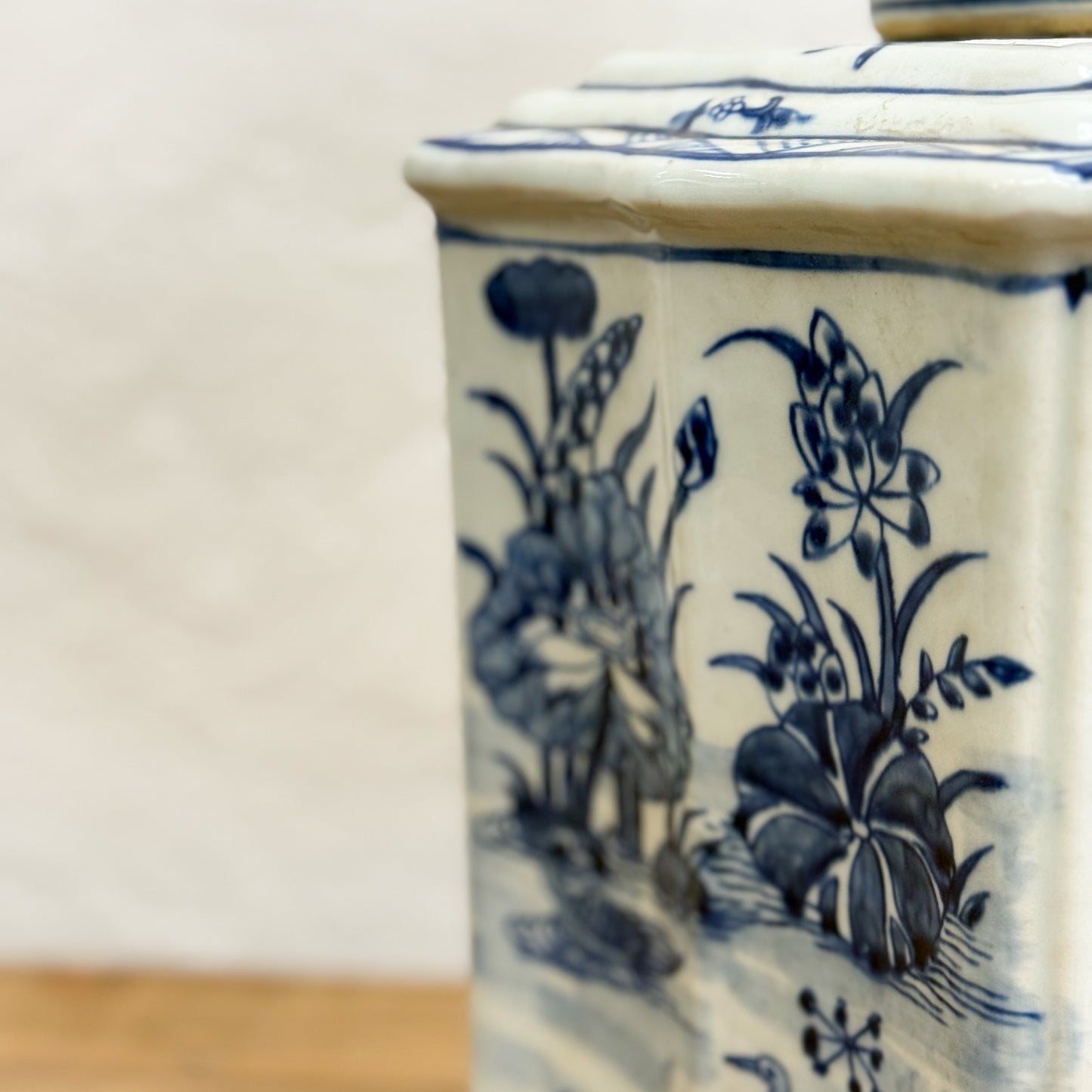 Bird Porcelain Cong Container I