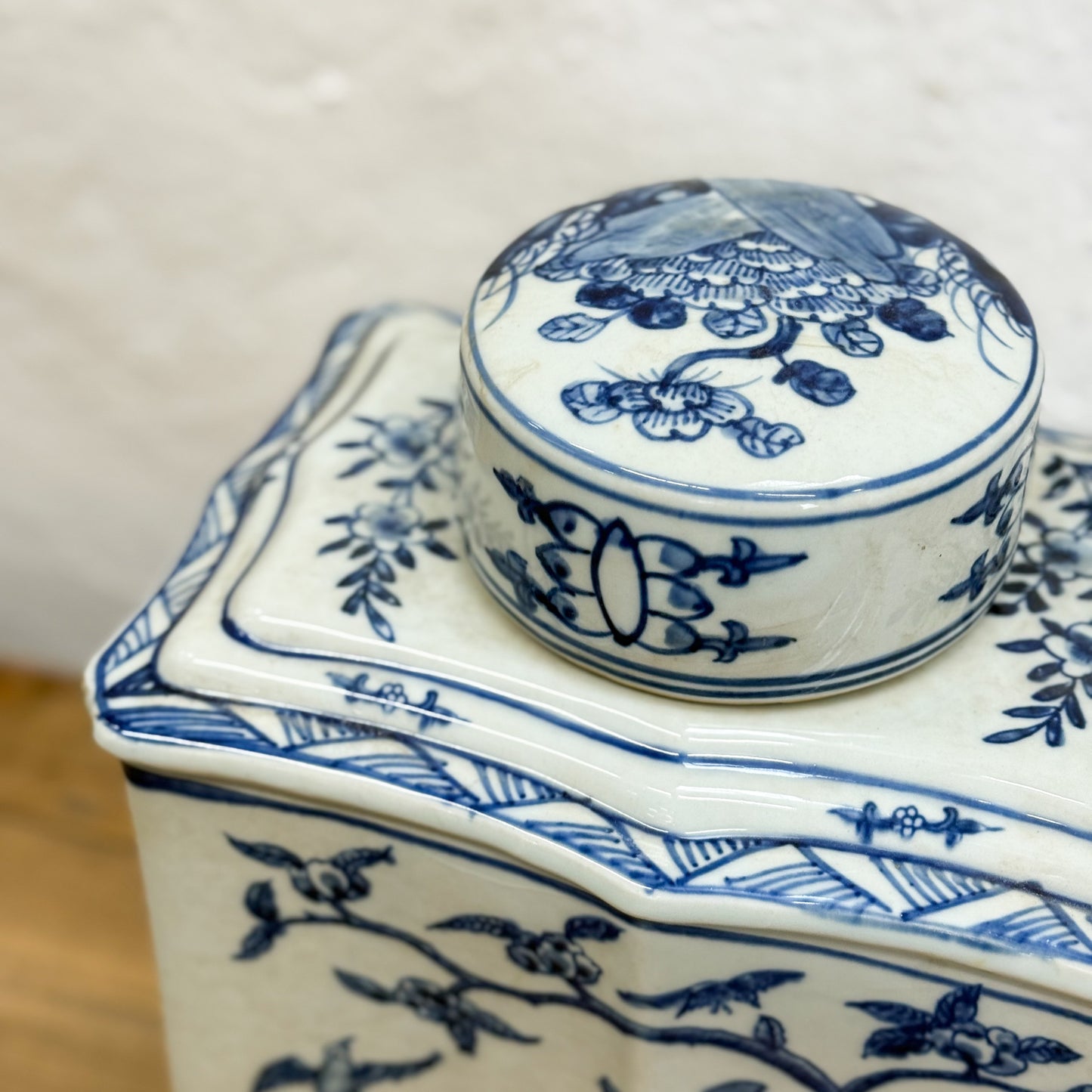 Bird Porcelain Cong Container I