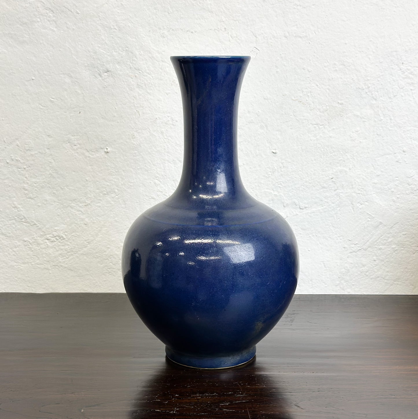 Chinese-Ceramic-Globular-Vase-Indigo-Navy-Blue