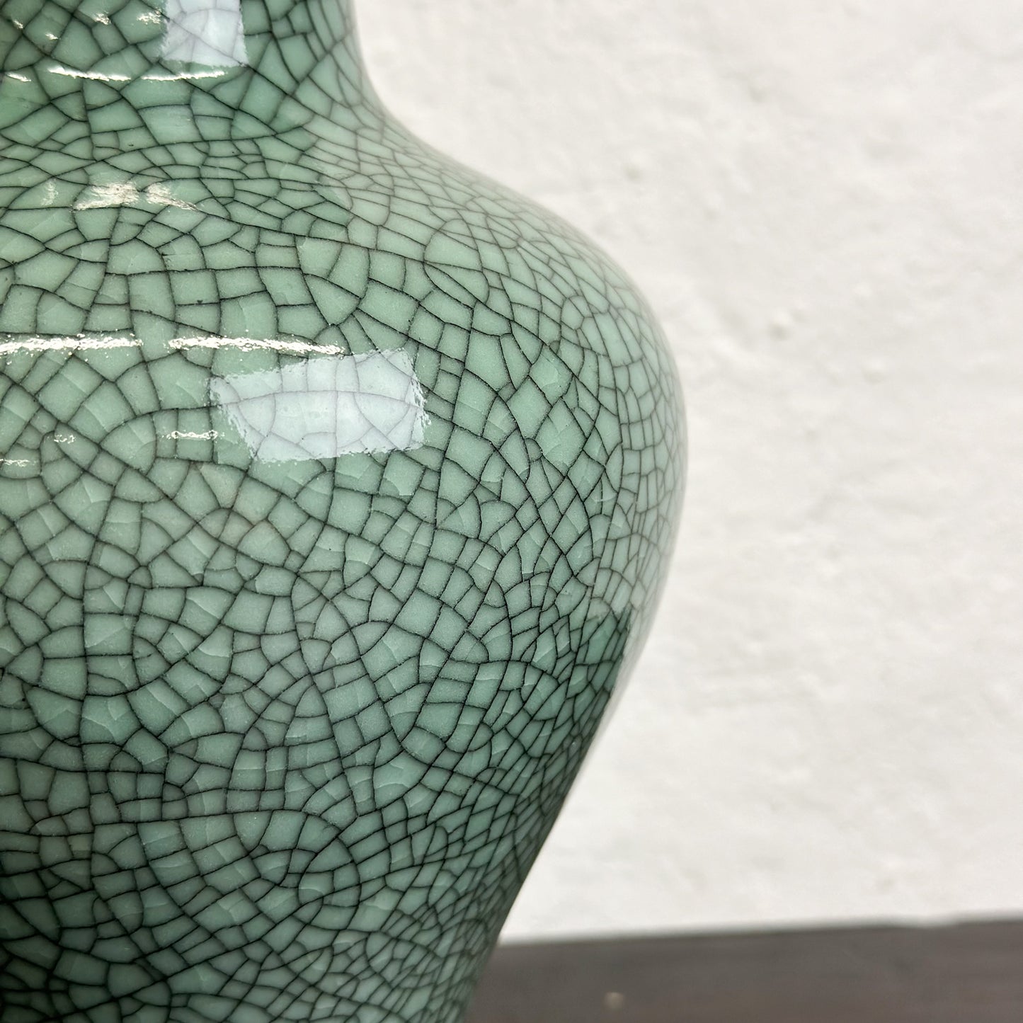 Crackled-Green-Celadon-Globular-Vase-with-Lip