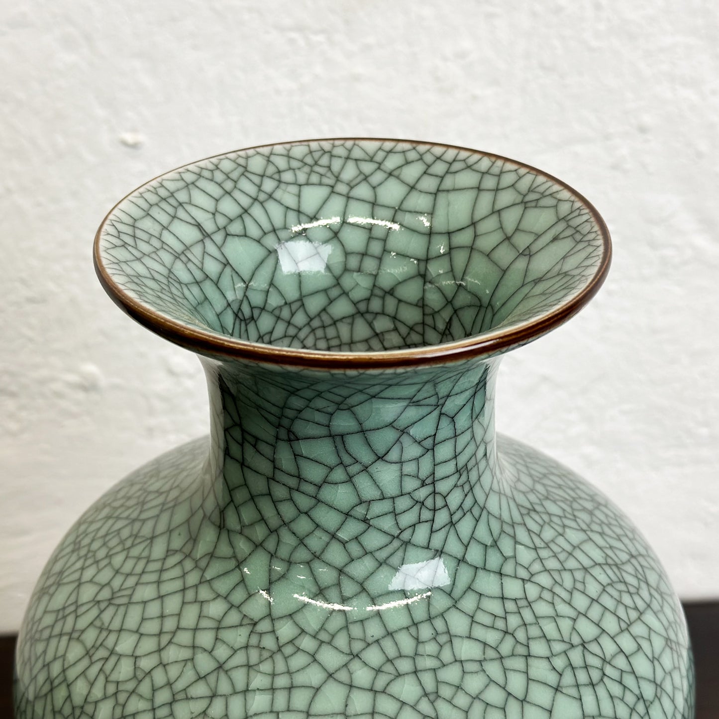 Crackled-Green-Celadon-Globular-Vase-with-Lip