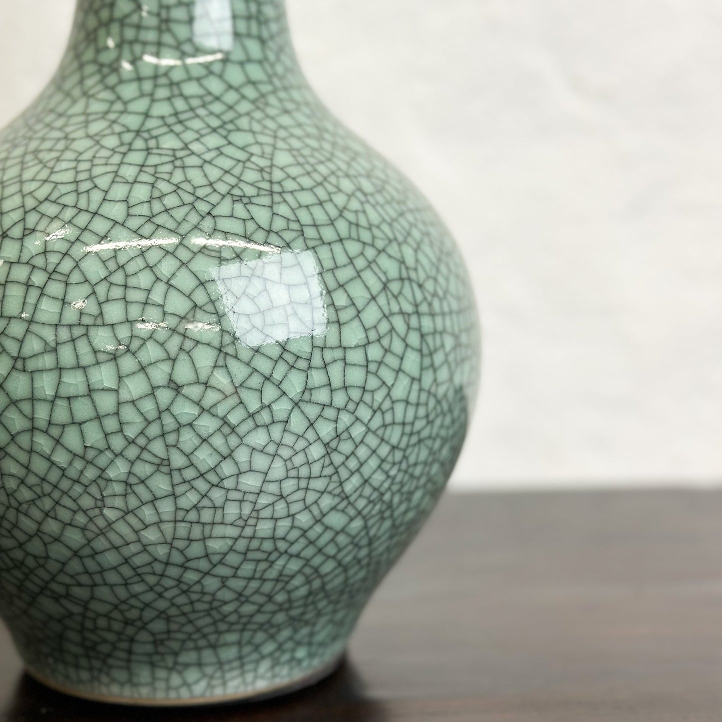 Crackled-Green-Celadon-Globular-Vase-with-Lip