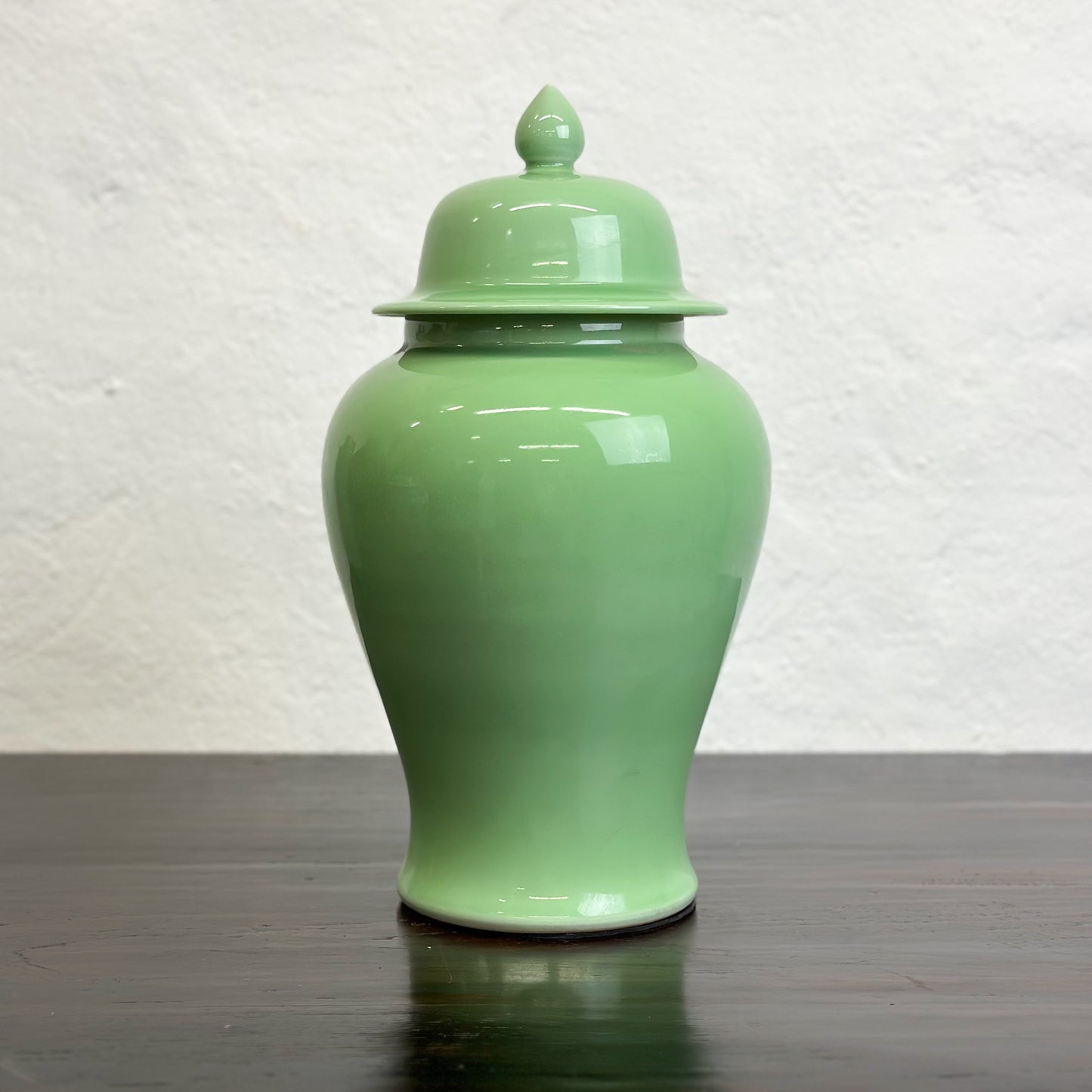 Chinese-Porcelain-Temple-Jar-Apple-Green1