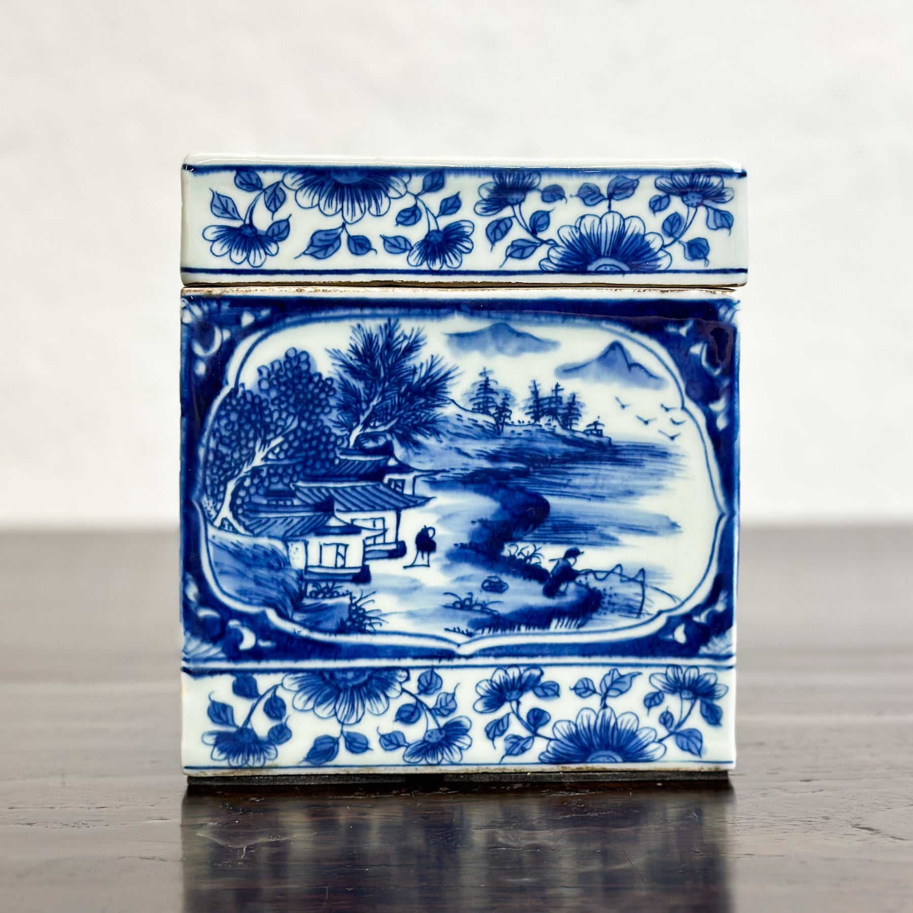 Porcelain Tissue Box Orient House