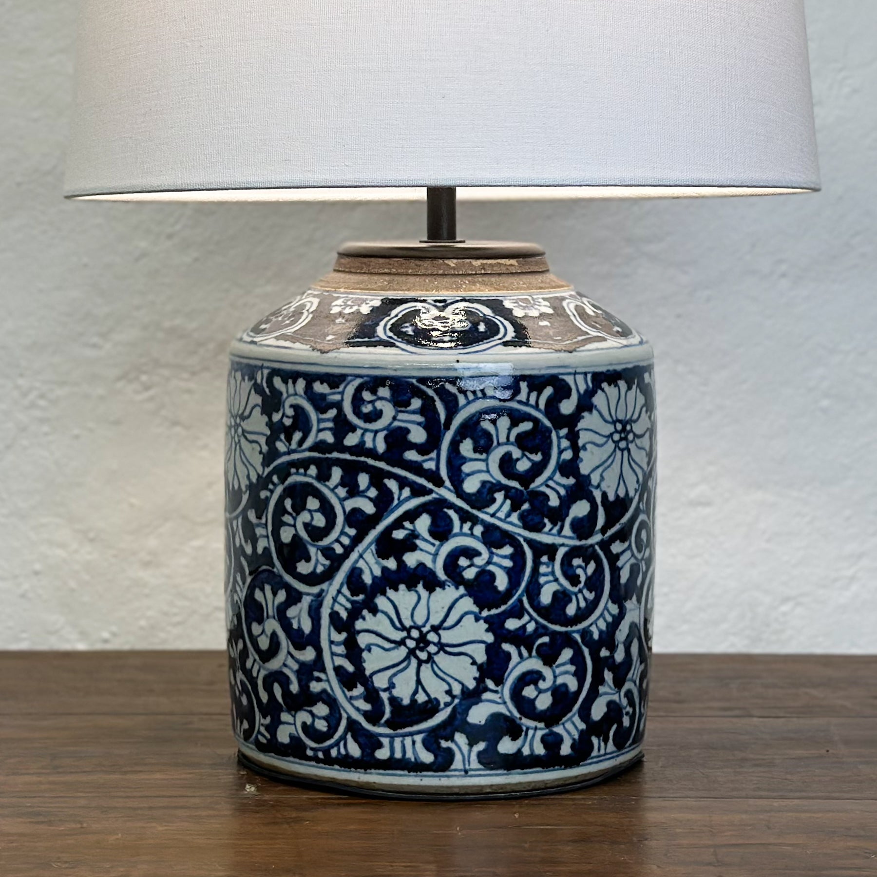 Chrysanthemum Cylindrical Porcelain Lamp Base – Orient House