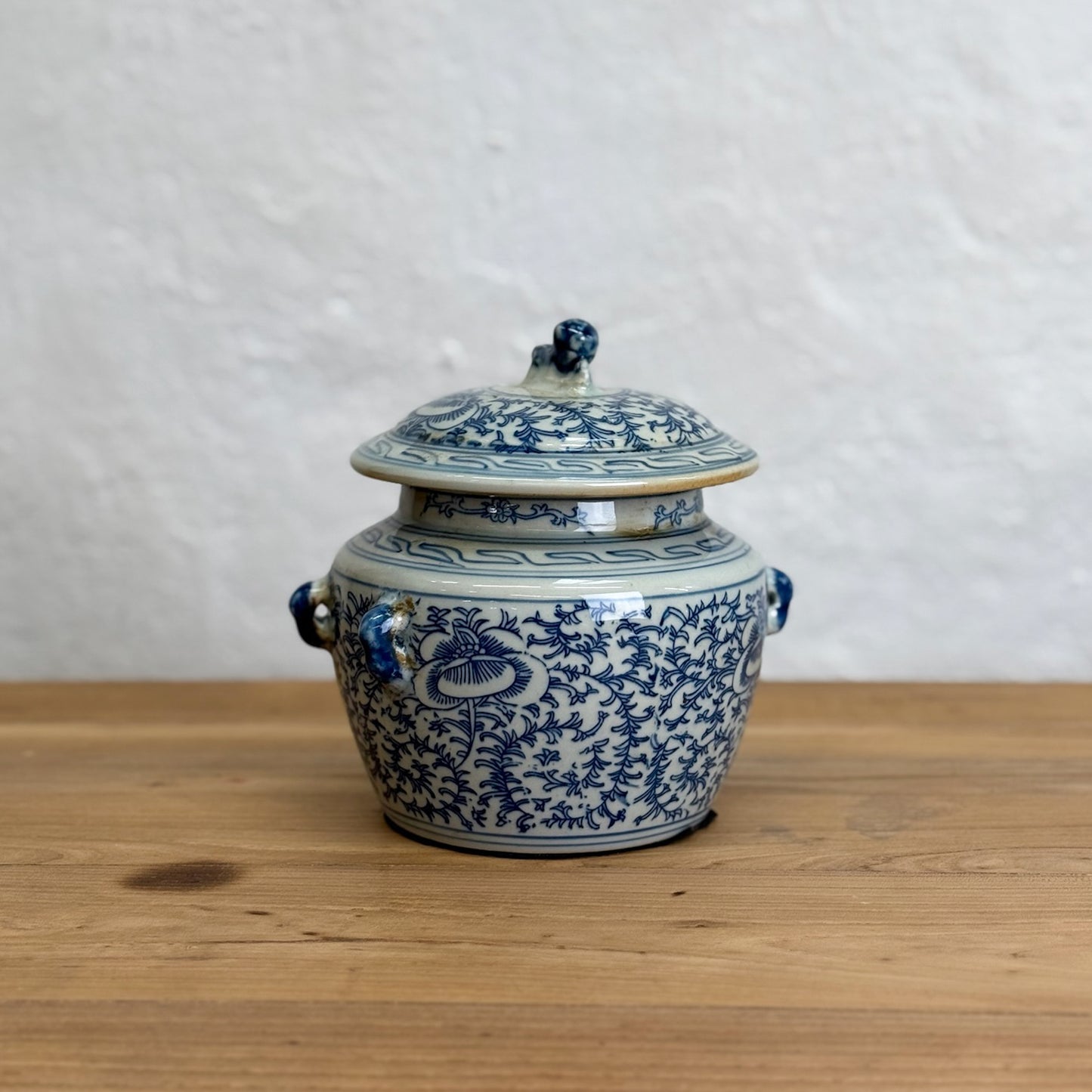 Small Sweet Pea Porcelain Turine