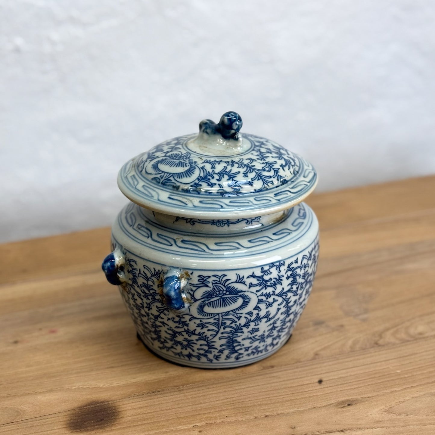 Small Sweet Pea Porcelain Turine