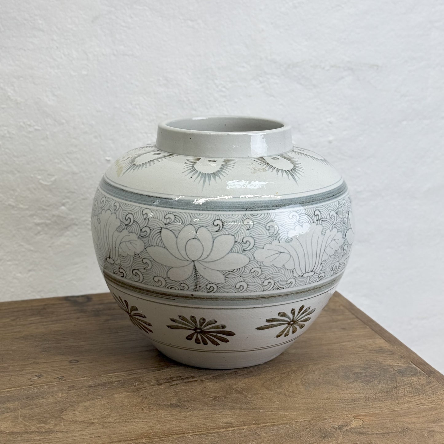 POR9990-China-Chinese-Porcelain-Blue-White-Brown-Lotus-hand-Painted-Porcelain-Vase.1