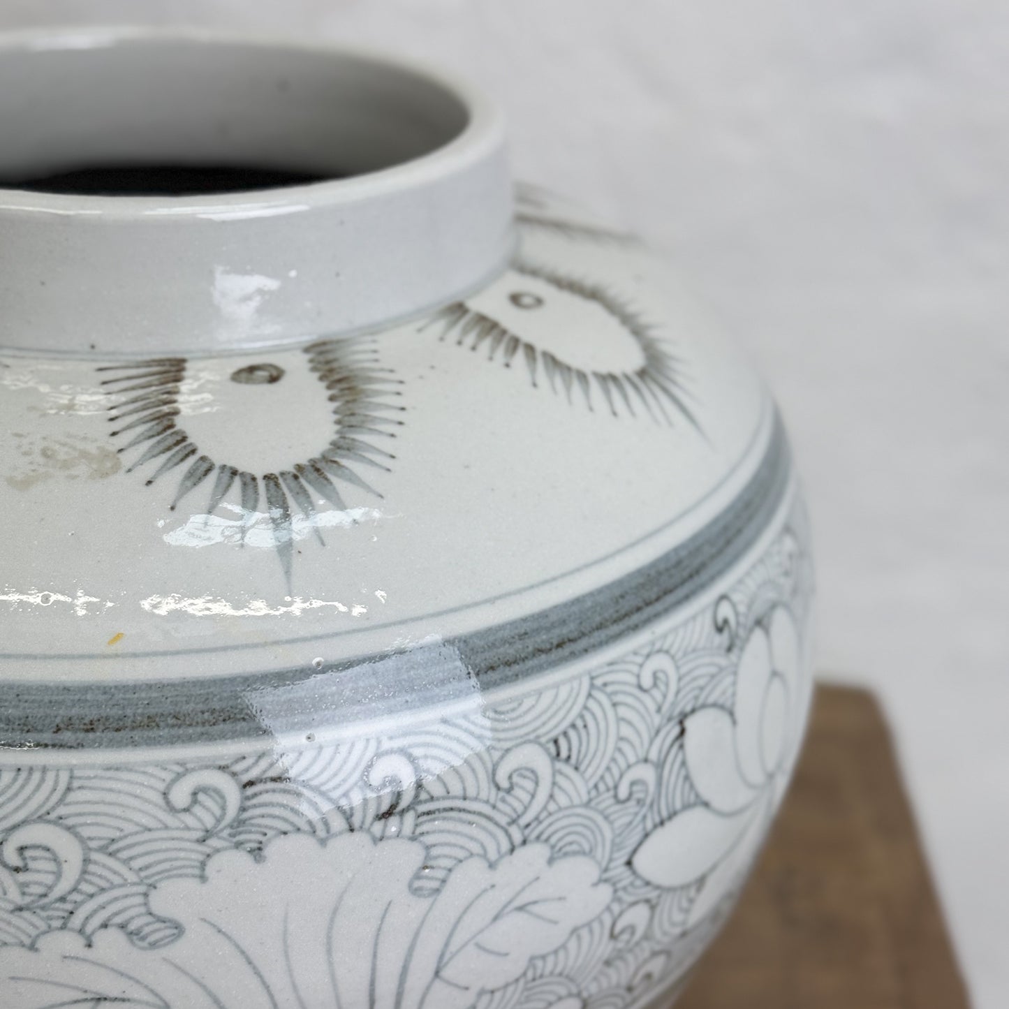 POR9990-China-Chinese-Porcelain-Blue-White-Brown-Lotus-hand-Painted-Porcelain-Vase.2