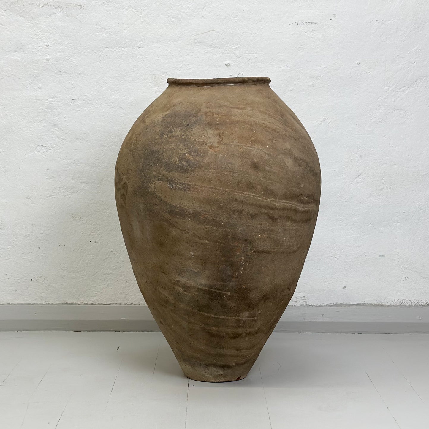 Large Odemis Pot VI