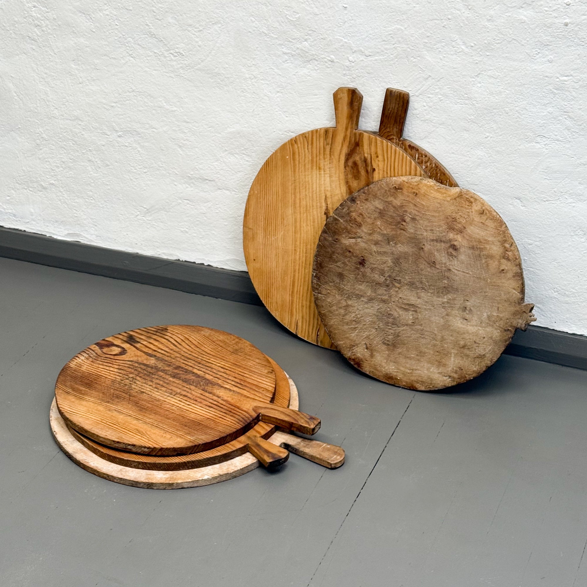 Medium Round Vintage Turkish Board